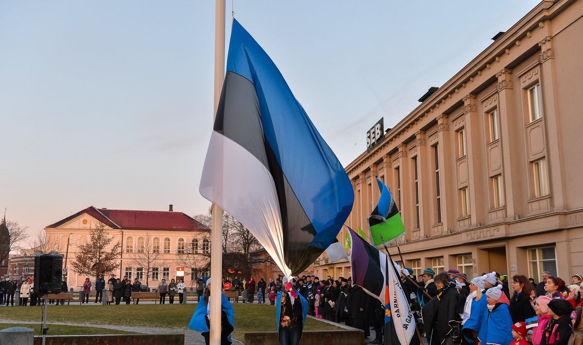 Lipu heiskamine Pärnus