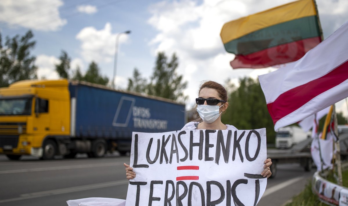 Valgevene opositsiooni toetajate meeleavaldus Leedu-Poola piiril