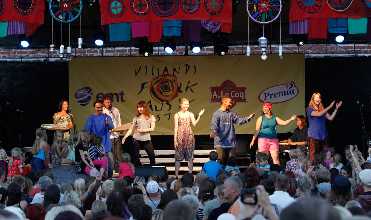 Laupäeva peaesinejate hulka kuulunud Pamyua pani eestlased tantsima nii laval kui ka lava ees.
