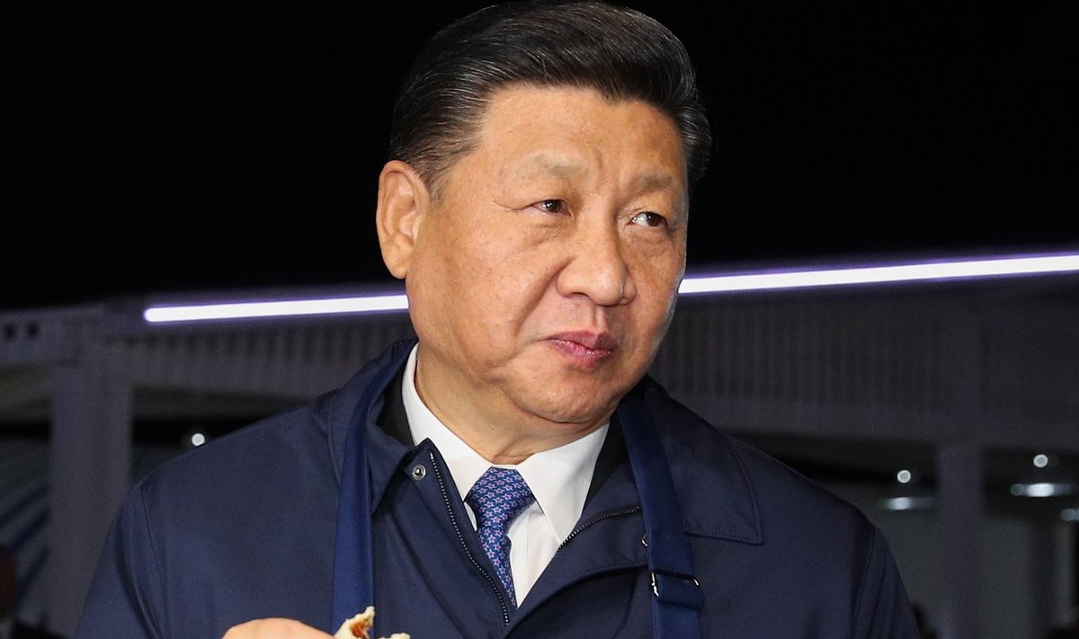 Ametlikult teenib Hiina riigipea Xi Jinping veidi üle 1500-eurost kuupalka ja peab leppima üsna tagasihoidliku elustiiliga. Tema suguvõsale see-eest kuulub miljardi dollari väärtuses vara.