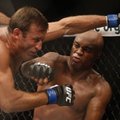 VIDEO: UFC 153: Anderson Silva lõi vastase oimetuks esimeses raundis