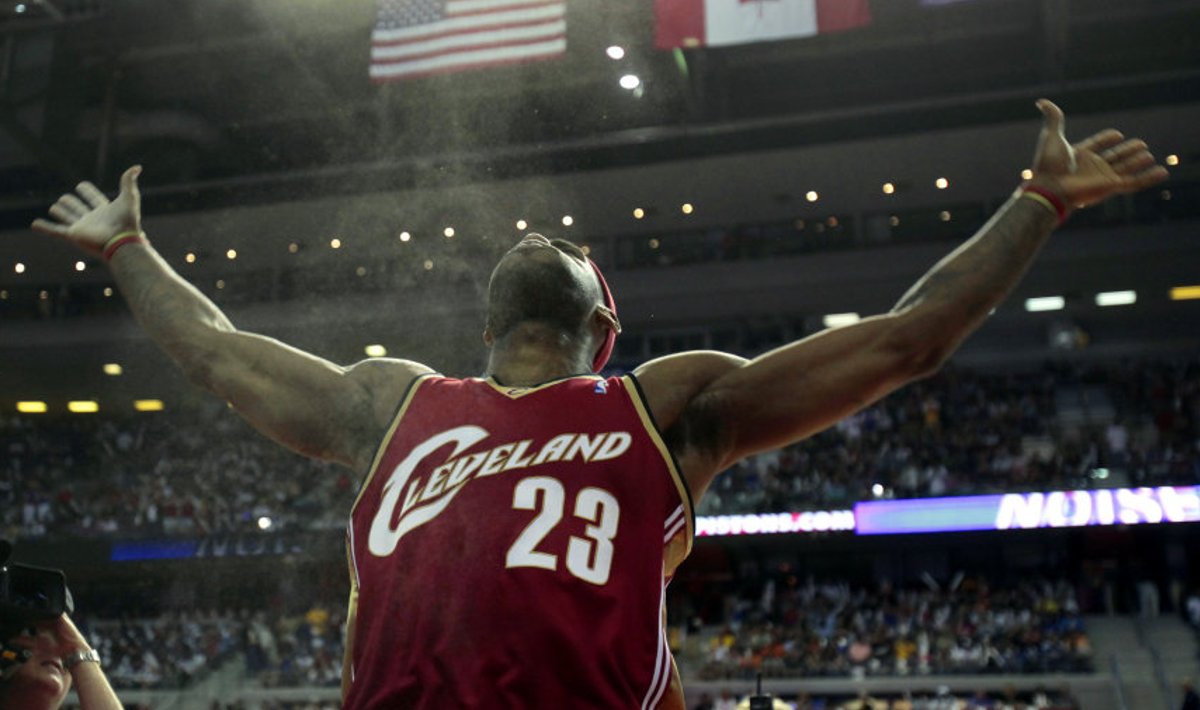 LeBron James vedas Cavsi NBA finaali 2007. aastal. Ka siis tuli tunnistada San Antonio Spursi paremust.