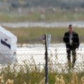 VIDEO ja FOTOD: Egiptuse lennuki kaaperdanud mees andis Küprosel pärast mitmetunnist veenmist alla