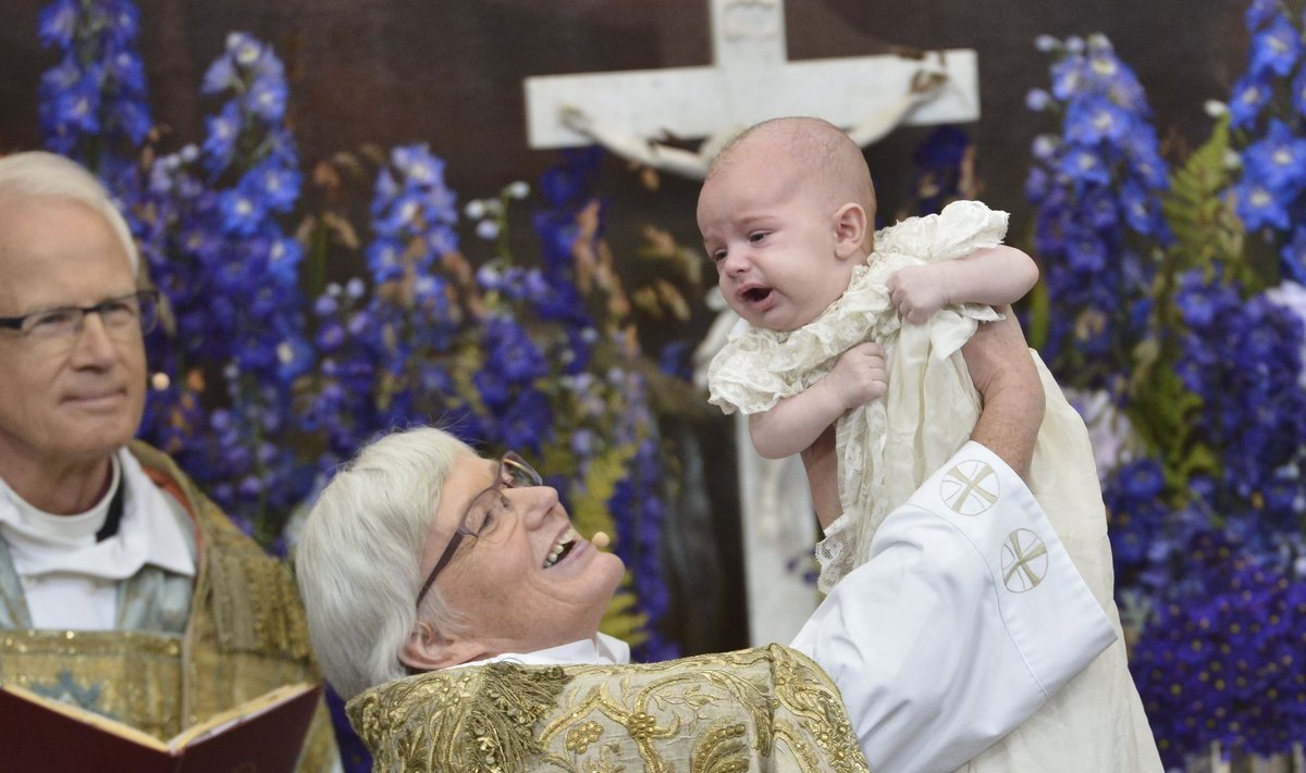 С 2014 года главой Церкви Швеции является женщина — архиепископ Антье Якелен.