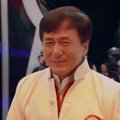 LIIGUTAV VIDEO: Jackie Chan puhkes kolleegide üllatuse peale lahinal nutma