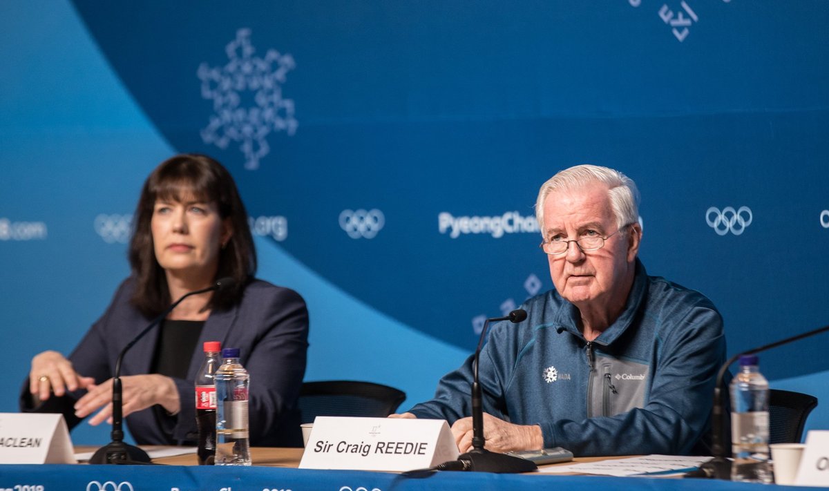 WADA president sir Craig Reedie (paremal) Pyeongchangis toimunud pressikonverentsil.