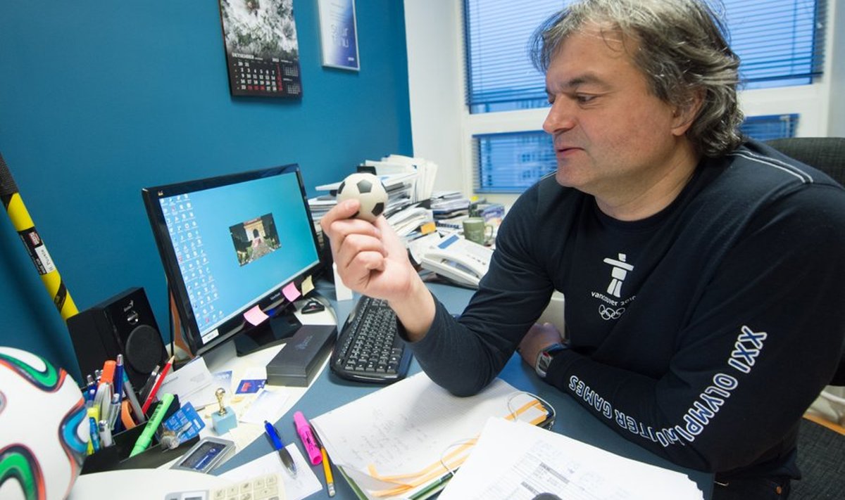 ETV sporditoimetuse juhti Marko Kaljuveeri ei pane imestama, et jalgpalli MM-i ülekannete teema kõnetas isegi peaminister Andrus Ansipit. Tegemist on ju maailma spordisündmusega number üks.