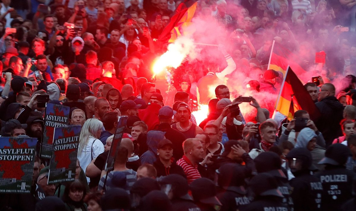 Paremäärmuslaste üleeilsele protestile Chemnitzis kogunes tuhandeid vaenulikult meelestatud inimesi.