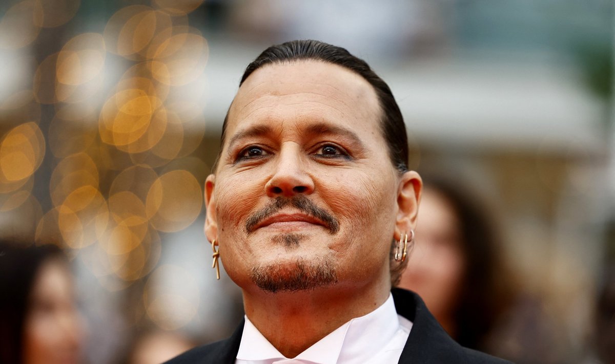 Johnny Depp 2023. aasta Cannes filmifestivali punasel vaibal