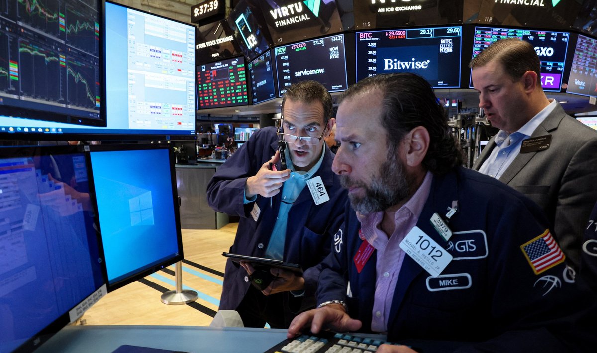 Kauplejad New Yorgi börsi kauplemispõrandal. Kui viimased kuud on olnud USA börsi jaoks negatiivsed, siis see nädal on süstinud taas mõningast optimismi.
