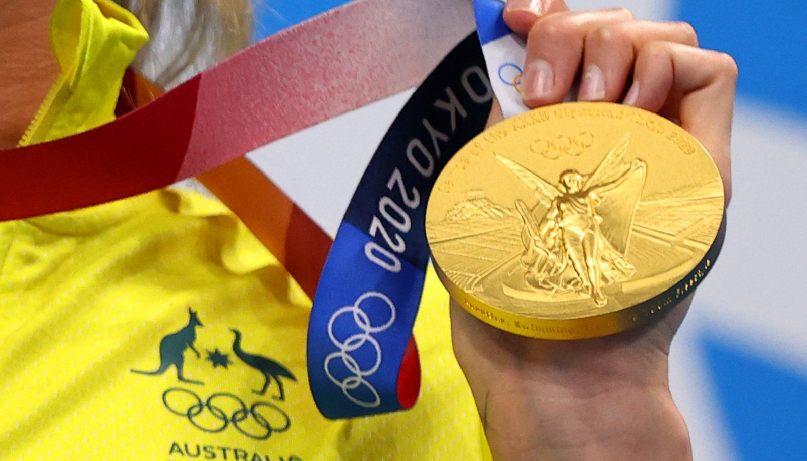 Золотая медаль олимпийских игр россия. Медали ОИ 2020. Медаль Олимпийских игр в Токио. Медали олимпиады в Токио.