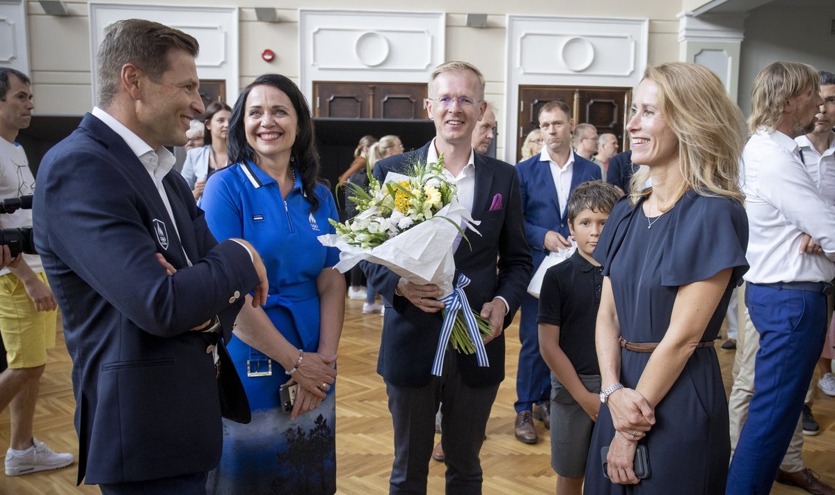 Poliitikute suvepäevad? Ei, oodatakse Tokyo olümpia võitjaid, et nende paistel särada.