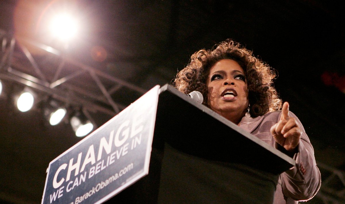 Oprah Winfrey pilt, kus ta 2007. aastal Obama toetuseks kõnet peab, on nüüd taas esikülgedele jõudnud.