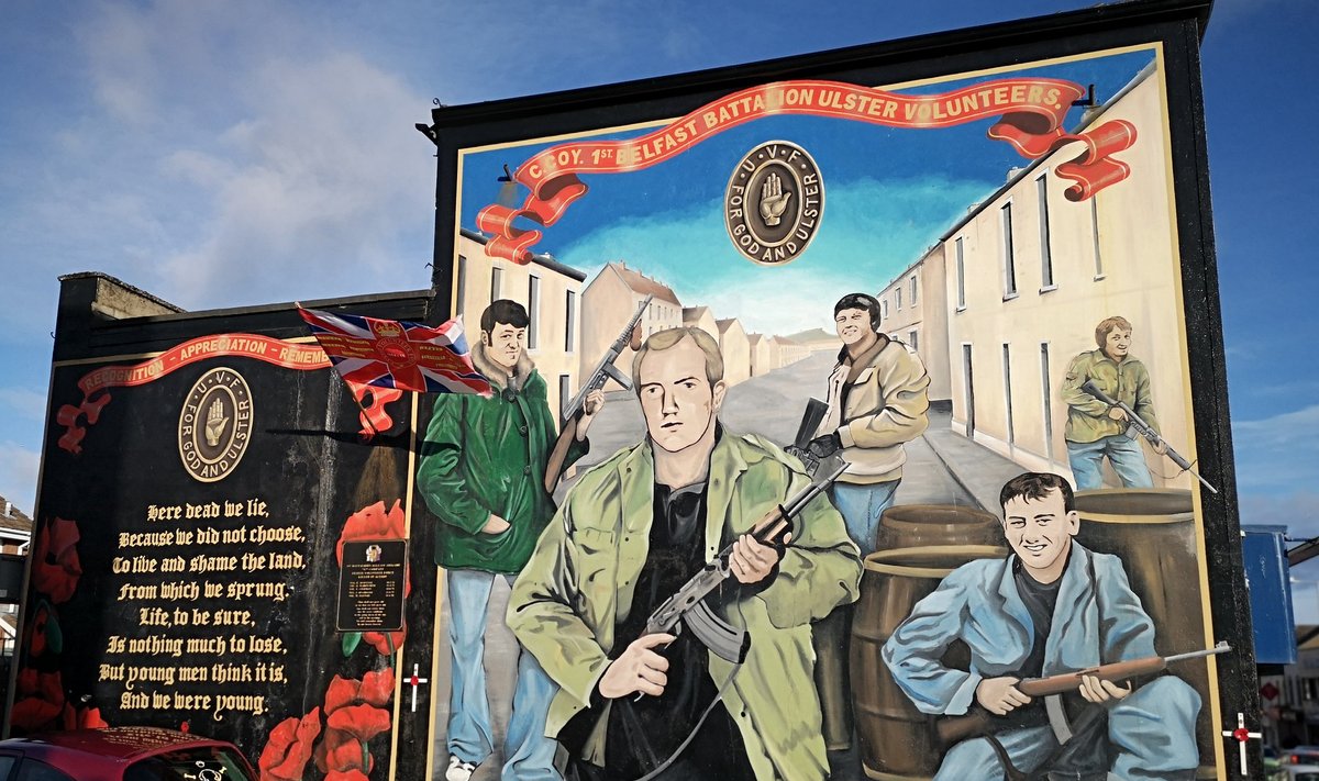 PROTESTANTIDE KAITSEVÄGI: unionistlikus linnaosas on seinamaali-kangelasteks UVFi püssimehed, kes kaitsesid protestante katoliiklaste eest – ja viimaseid vahel ka lihtsalt mõrvasid.