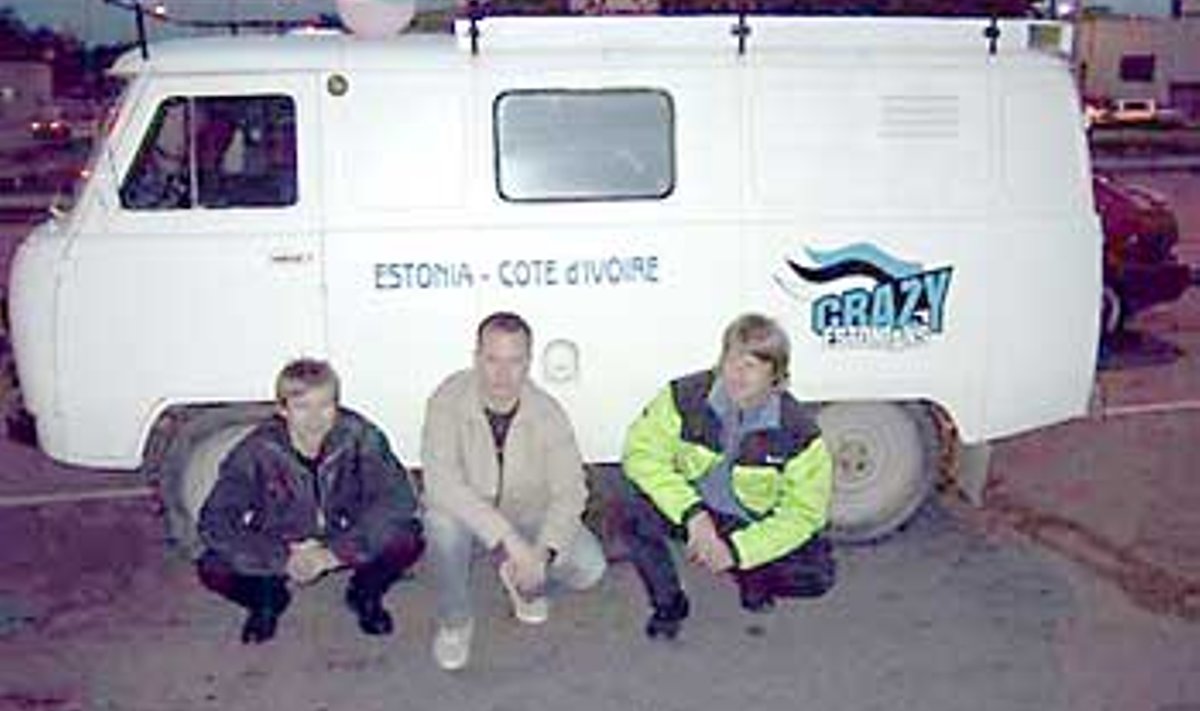 HULLUD EESTLASED: Tarmo, Aivar ja Urmas enne teeleasumist Tallinnas. erakogu