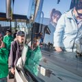 ФОТО: Из Ласнамяэ отправились в Хундисильма 3,5 автобуса сторонников Сависаара, журналистов с собой не взяли
