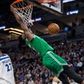 VIDEO | Ehmatav vaatepilt! Celticsi mängumees kukkus end oimetuks