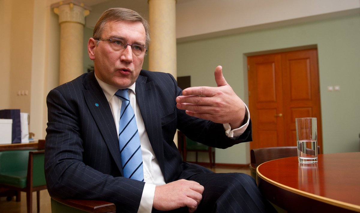 Majandusminister Partsi tegevus on olnud viimasel nädalal nii Eestist lõuna kui ka põhja pool hoogne ja kummastav.