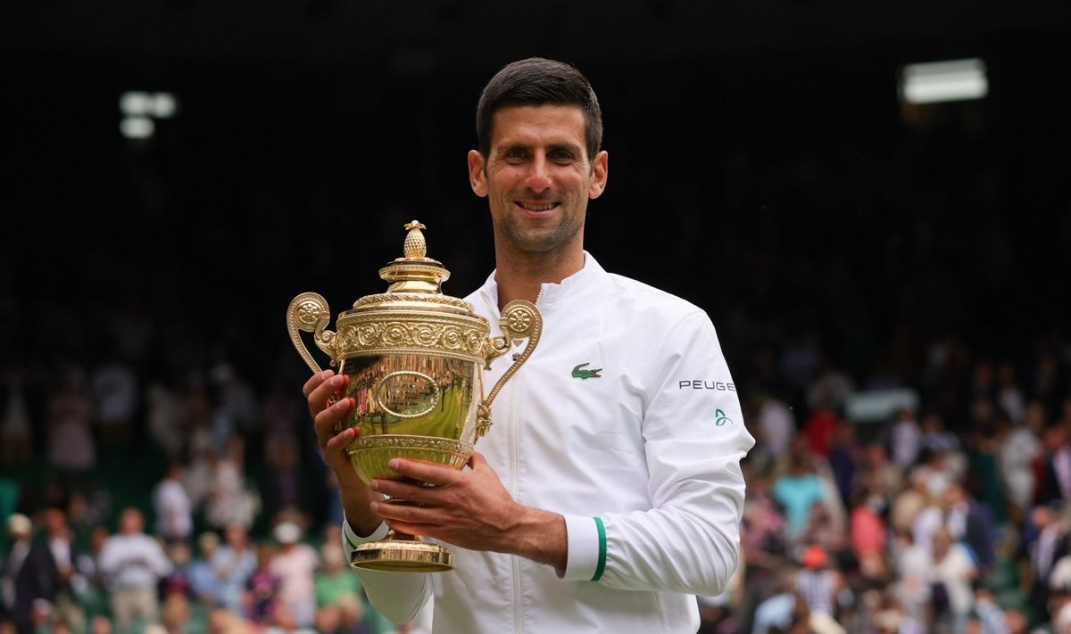 Novak Djokovic Wimbledoni karikaga.