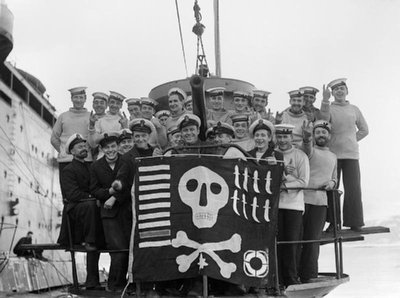HMS Utmost 1942. aastal: need pole mitte mereröövlid, vaid võiduka allveelaeva meeskond.