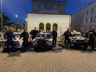 Lada-meeste grupipilt peale finišipoodiumit.