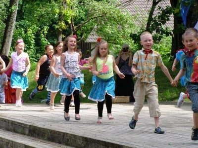 Suigu lasteaia “Hispaania tants” – juhendasid Aire Aaspalu ja Aelika Kurgmann
