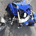 Мгновенная карма: гнавший на невероятной скорости по шоссе мотоциклист без прав попал в ДТП в Таллинне