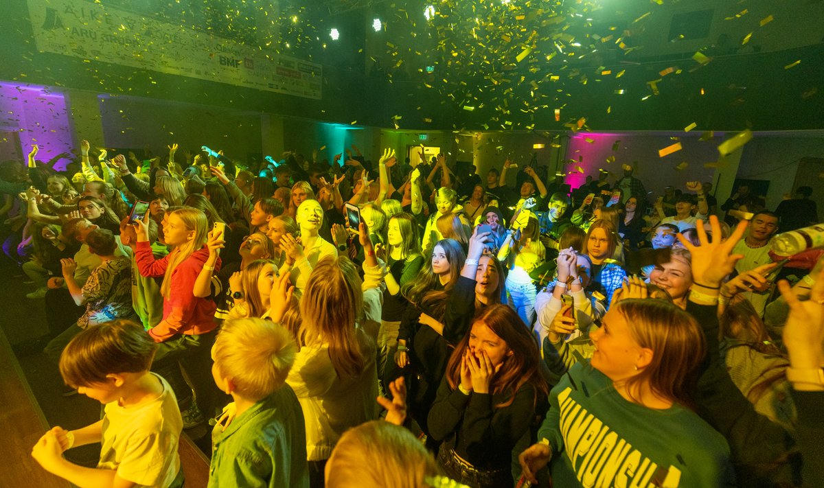 Festivali finaal, laval 5MIINUST ja saalis päev läbi ITi ja NUTItarkusi kogunud noored nii Kadrinast kui mujalt maakonnast, kuulutamas, et säärast ettevõtmist annab kogu Eestist otsida. Maakoolidest veel eriti.