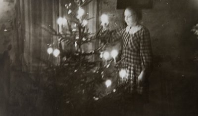 Nagu paljudes peredes toona, peeti ka Meila peres jõule pimedatud akendega.