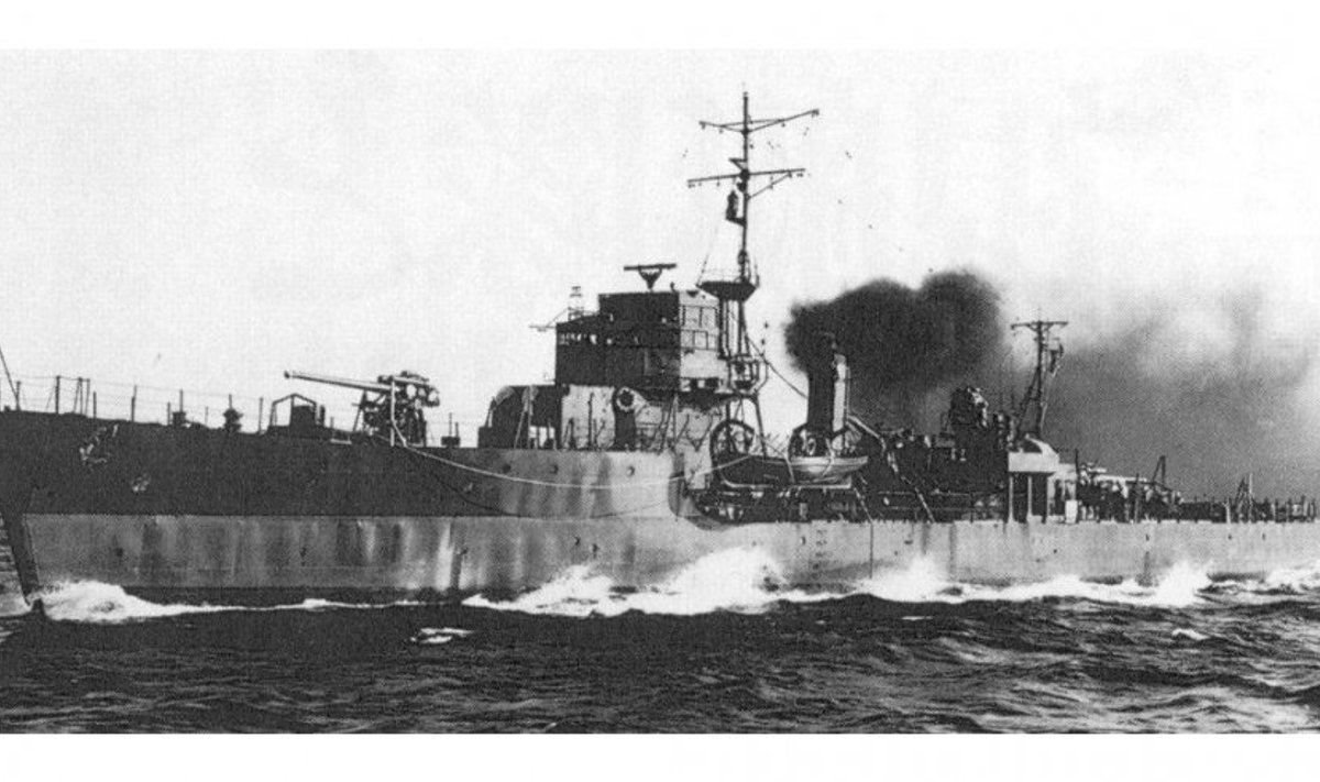 CD-8 kuulus Jaapani fregattide viimasesse seeriasse, mille nurgeline disain meenutab nii mõneski suhtes moodsaid sõjalaevu.