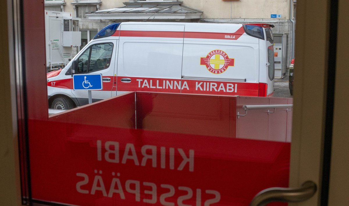 Kiirabi sissepääs Ida-Tallinna keskhaiglas.