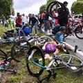 VIDEO | Tour de France'il karmi kukkumise põhjustanud naine põgenes sündmuspaigalt, politsei otsib inimest taga