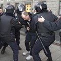 ВИДЕО | Жесткие задержания в Москве на пикете против "обнуления Путина" и политических репрессий