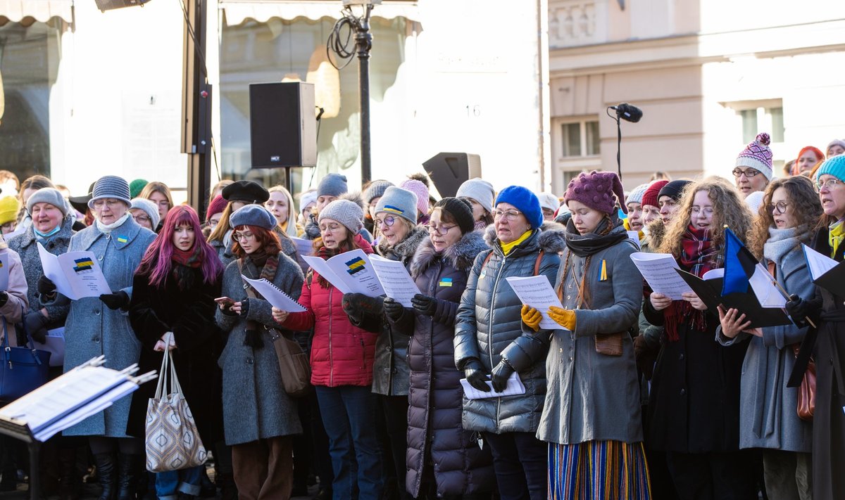 Ühislaulmine Ukraina toetuseks Tartus