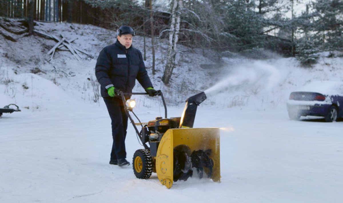 Aldermani Metalli juhataja Toomas Sild hakkas lumepuhureid maale tooma omaenda vajadusest.