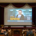 ГАЛЕРЕЯ | Анекдоты, песни, огромные цитаты наизусть, уникальные фото – Парфенов представил в Таллинне новый том „Намедни“ 