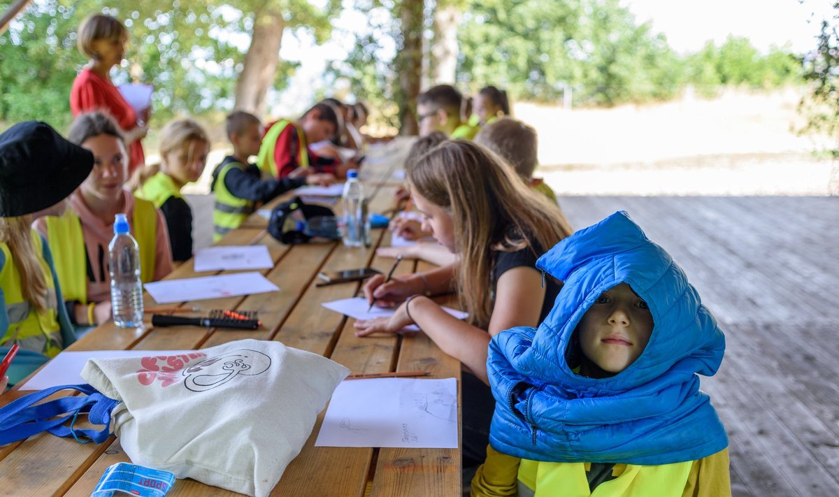 За все время больше 300 детей военных беженцев из Украины уже получили и продолжают получать поддержку от благотворительных проектов Ogogo