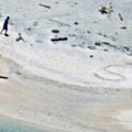 FOTO: Kadunud abielupaar leiti asustamata saarelt, kuhu nad olid liiva sisse "SOS" kirjutanud