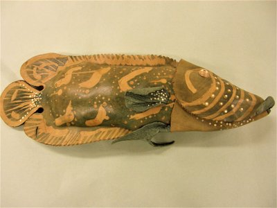Batikatehnikas kaunistatud kala.