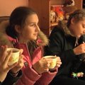 VIDEO: Üllas heategevusprojekt! Kohtla-Järve lapsed panid taskuraha kokku ja annetasid asenduskodule hulganisti vajalike asju