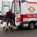 В Таллинне автомобиль сбил на пешеходном переходе женщину
