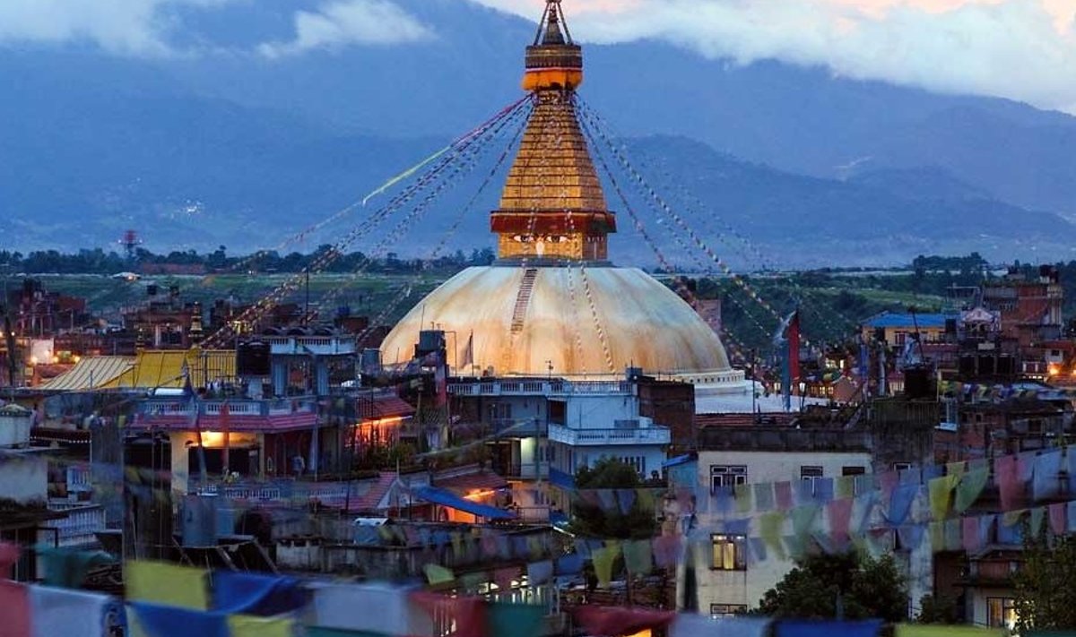 Boudhanathi stuupa: Üks budistide suurimaid pühapaiku asub Katmandu äärealadel (Caro/Kaiser/scanpix)