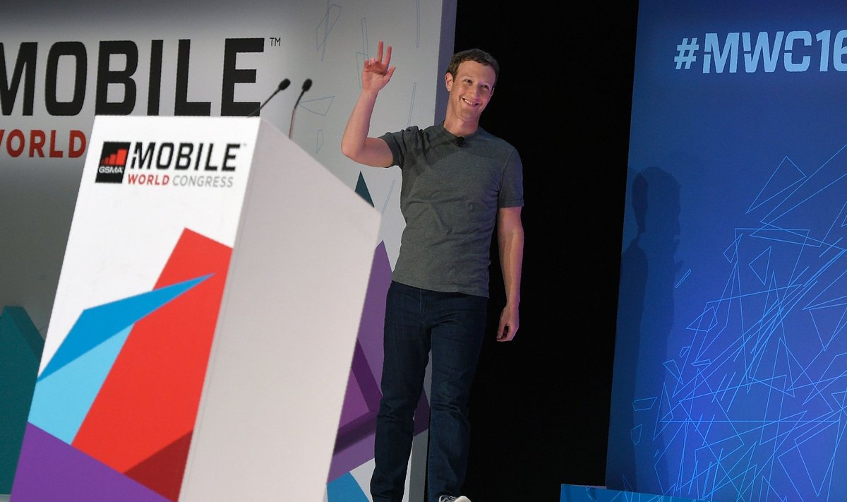 Tänavuse mobiilimessi tippuudiseks kujunes Facebooki asutaja ja tippjuhi Mark Zuckerbergi üllatusesinemine. Zuckerberg aitas Samsungil virtuaalset reaalsust reklaamida.