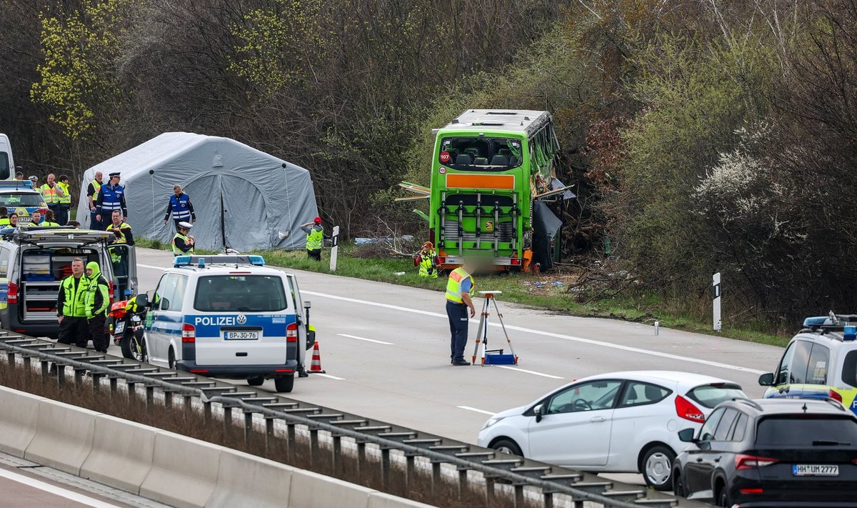Accident with coach on A9 near Leipzig