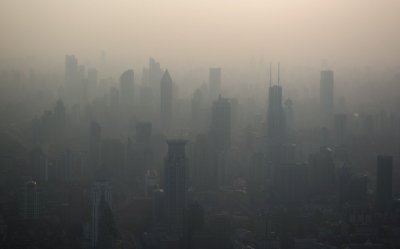 Shanghai vaade iseäranis kõrge õhusaastega päeval.