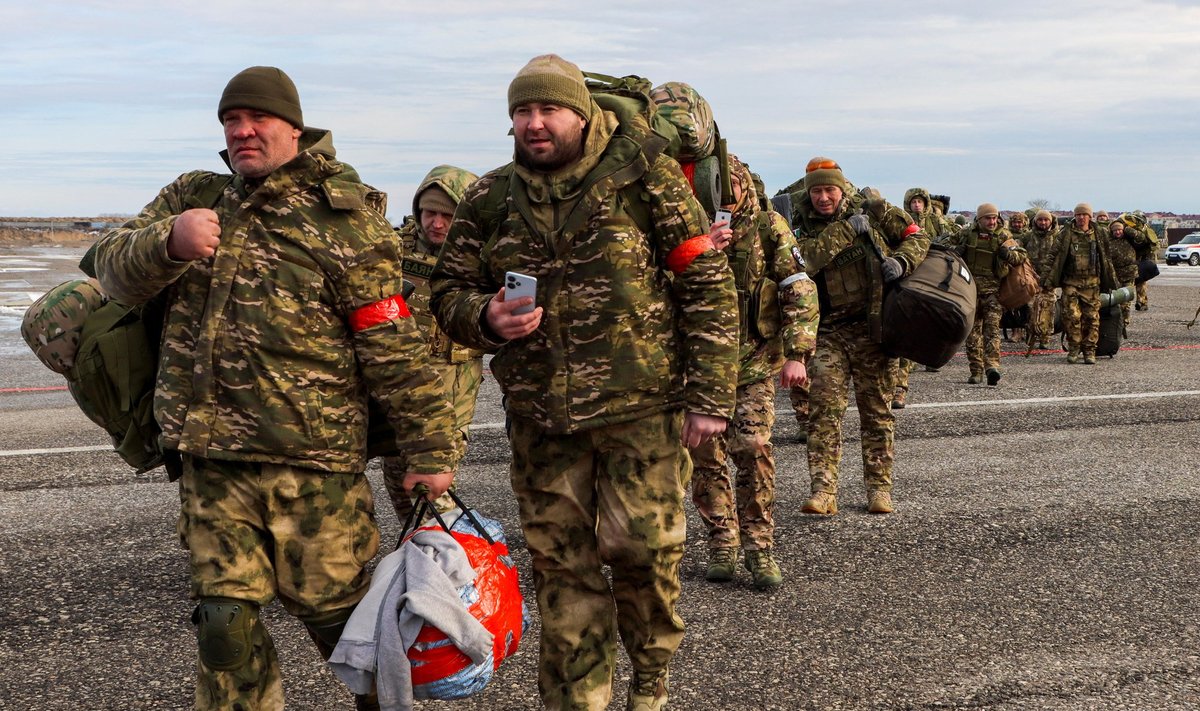 Vene vabatahtlikud lähevad rindele. Paljusid neist ootab ees kompostimine.