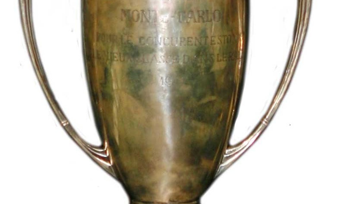 Karl Siitani rändkarikas: 1937. aastal võidetud auhinda antakse siiani välisvõistlustel parima tulemuse saanud ralliekipaažile.