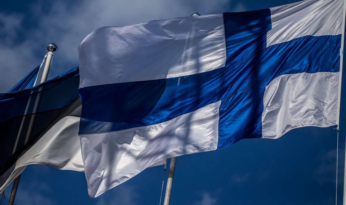 Soome, Eesti ja ELi lipud