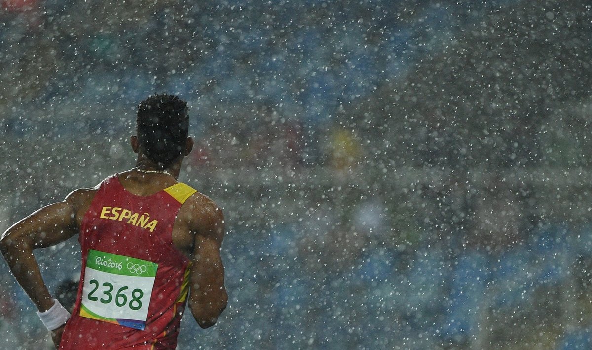 Rio olümpiastaadionit tabas tugev vihmasadu