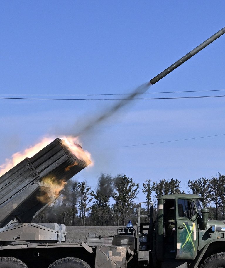 Ukrianlaste BM-21 "Grad" tulistamas venelaste positsioonidele. 3. oktoober 2022